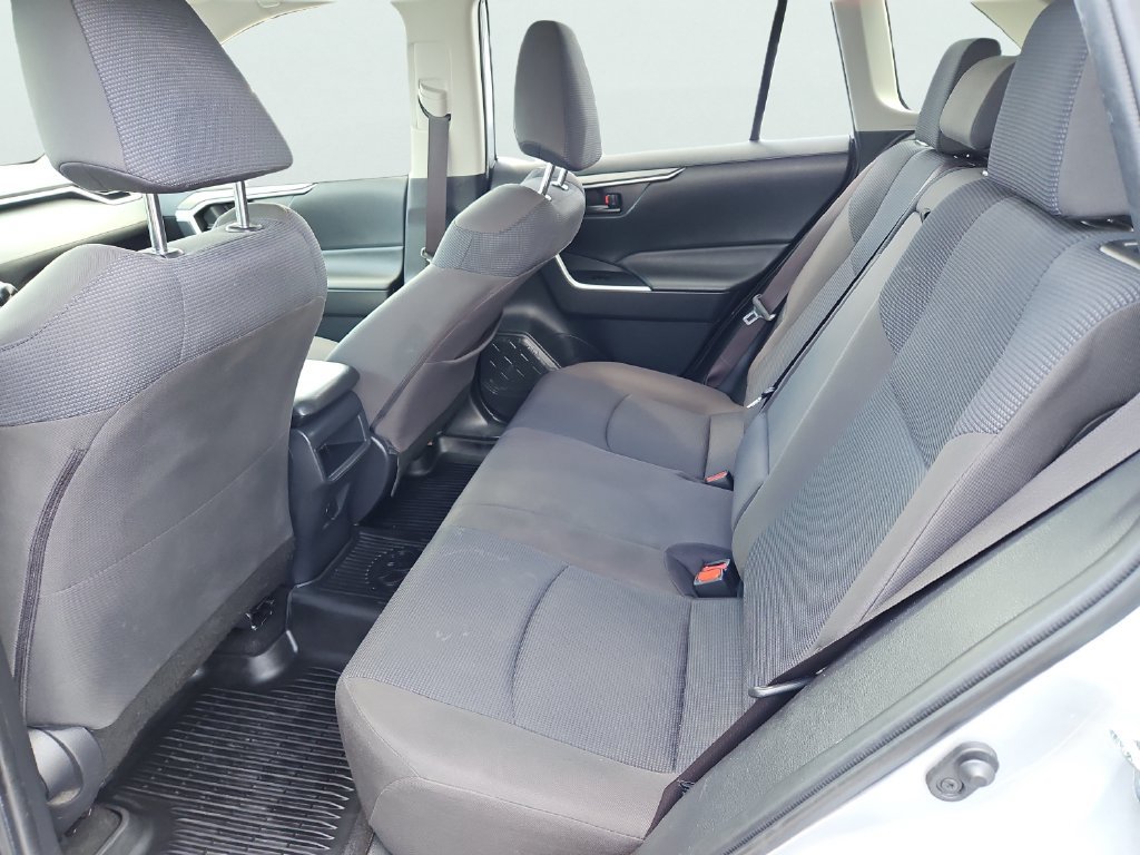 Used 2019 Toyota RAV4 LE w/ All Weather Liner Package AWD/4WD image 26