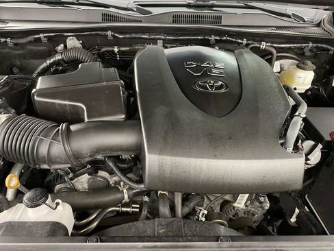 Used 2022 Toyota Tacoma TRD Sport w/ Technology Package AWD/4WD image 28