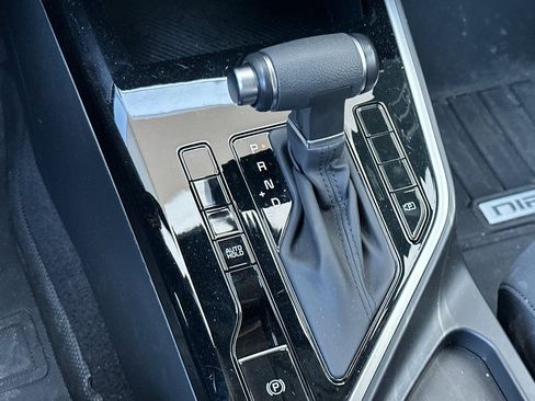 Certified 2025 Kia Niro LX FWD image 23