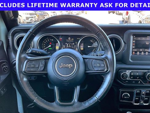 Used 2023 Jeep Wrangler Unlimited w/ Cold Weather Group AWD/4WD image 5