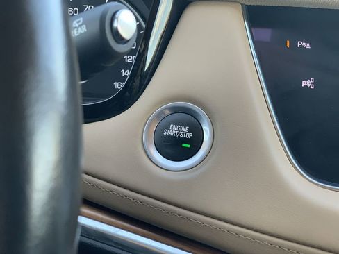 Used 2019 Cadillac XT5 Platinum AWD/4WD image 14