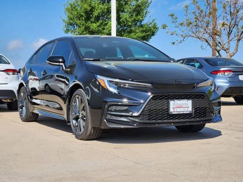 New 2026 Toyota Corolla SE image 2