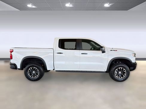Used 2025 Chevrolet Silverado 1500 ZR2 w/ Technology Package AWD/4WD image 8