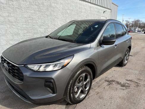 Used 2025 Ford Escape ST-Line w/ Equipment Group 301A image 3