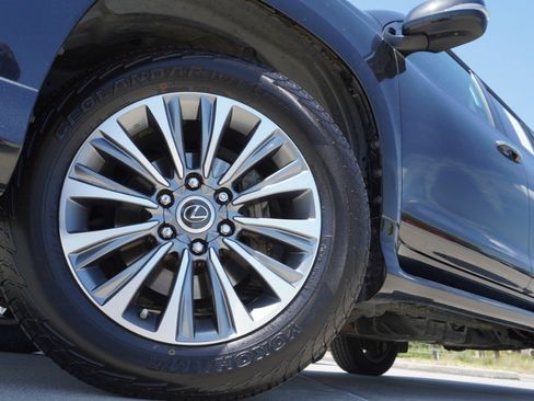 Certified 2023 Lexus GX 460 Luxury w/ Accessory Package AWD/4WD image 11