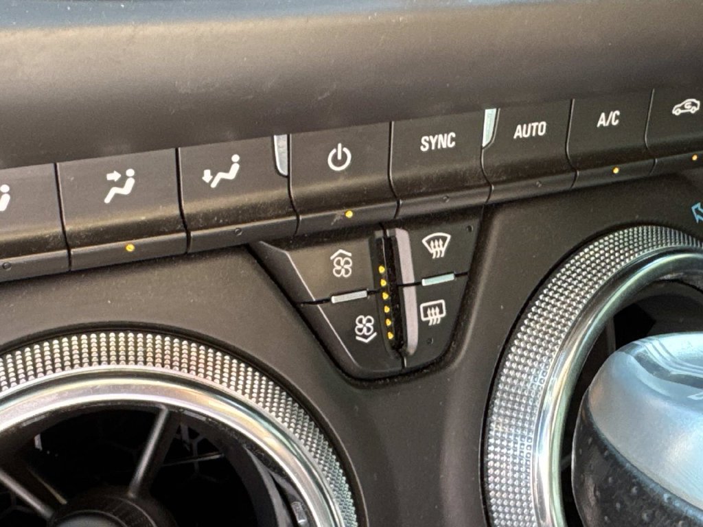 Used 2021 Chevrolet Camaro SS RWD image 26