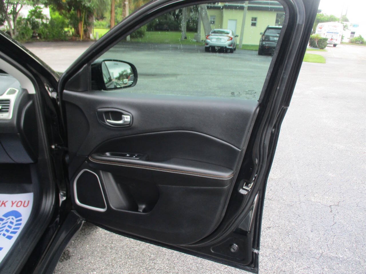 Used 2018 Jeep Compass Latitude w/ Popular Equipment Group FWD image 27