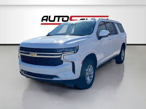 Used 2023 Chevrolet Suburban LS AWD/4WD image 3
