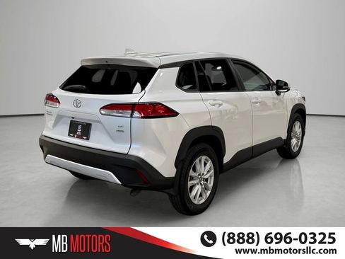 Used 2024 Toyota Corolla Cross LE AWD/4WD image 4