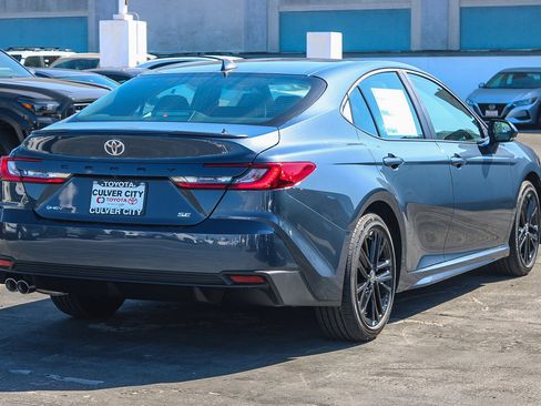 New 2026 Toyota Camry SE FWD image 9
