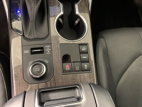 Used 2023 Toyota Highlander Limited image 28