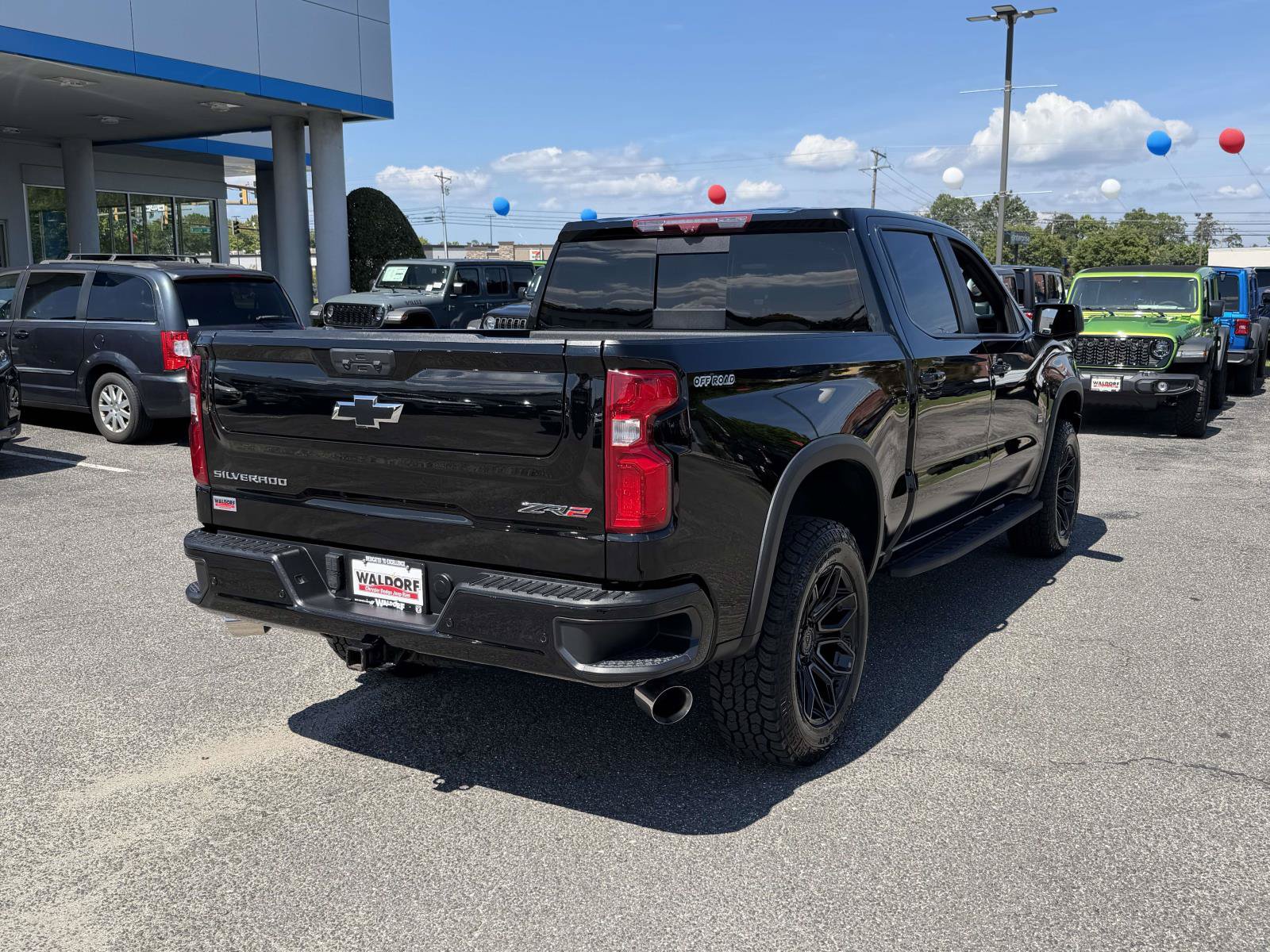 Used 2023 Chevrolet Silverado 1500 ZR2 w/ Technology Package AWD/4WD image 2