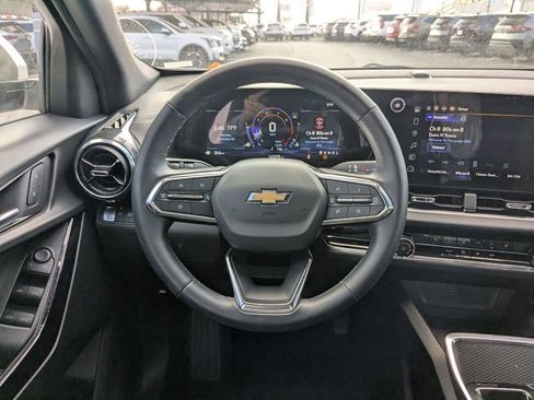 Used 2025 Chevrolet Equinox LT image 16