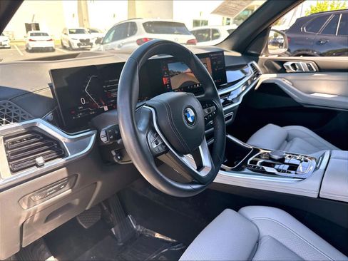 Used 2025 BMW X5 xDrive50e w/ Premium Package AWD/4WD image 17