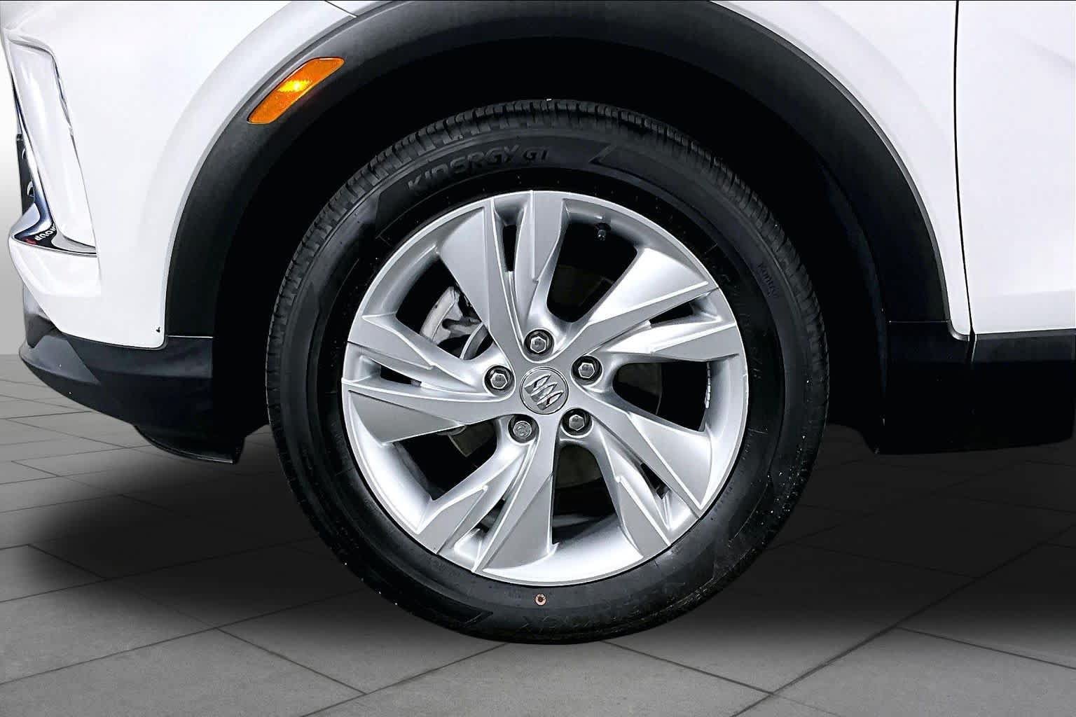 Used 2024 Buick Encore GX Preferred FWD image 10