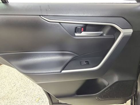 Used 2025 Toyota RAV4 XLE FWD image 14
