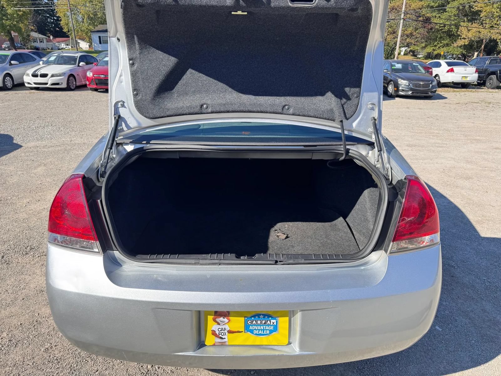 Used 2010 Chevrolet Impala LT FWD image 21