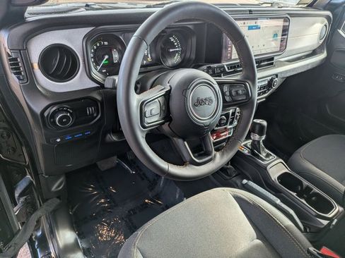 Used 2024 Jeep Wrangler Willys image 10