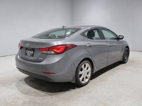 Used 2014 Hyundai Elantra Limited w/ Option Group 03 FWD image 2