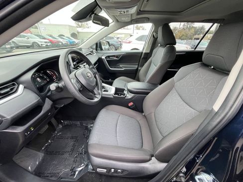 Used 2025 Toyota RAV4 XLE image 28
