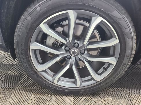 Used 2019 Volvo XC90 T6 Momentum w/ Advanced Package image 18