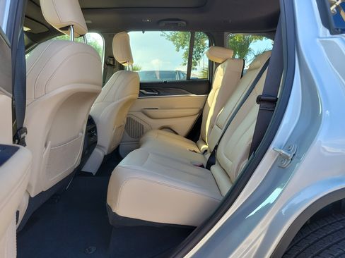 Used 2024 Jeep Grand Cherokee Limited w/ Luxury Tech Group II AWD/4WD image 8