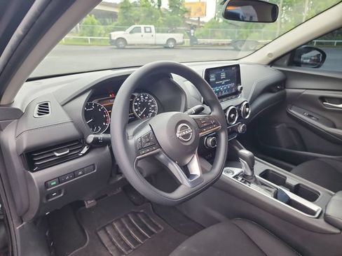 Used 2025 Nissan Sentra SV w/ Trunk Package FWD image 10