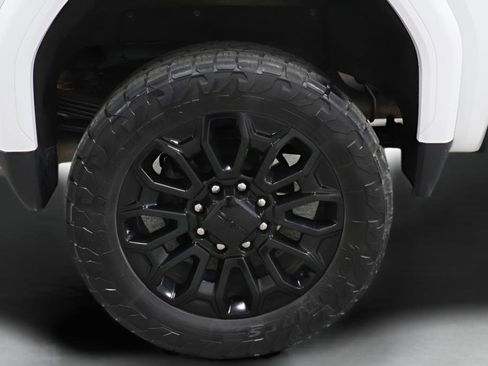 Used 2025 GMC Sierra 2500 AT4 w/ AT4 Premium Plus Package AWD/4WD image 37