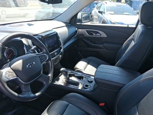 Used 2021 Chevrolet Traverse RS image 18