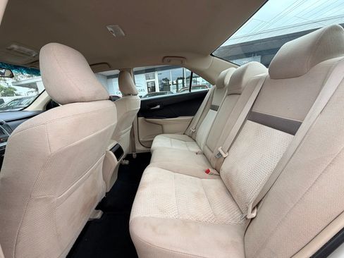 Used 2014 Toyota Camry LE FWD image 13