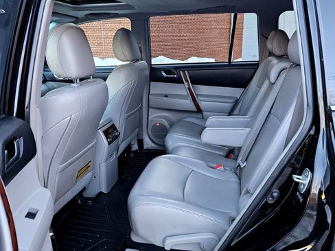 Used 2013 Toyota Highlander Limited image 10