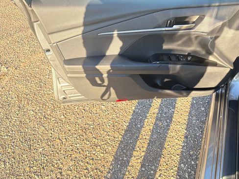 Used 2025 Toyota Camry SE image 15