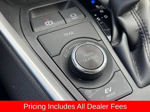 Used 2022 Toyota RAV4 SE AWD/4WD image 21