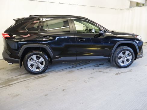 Certified 2023 Toyota RAV4 XLE w/ Convenience Package image 6