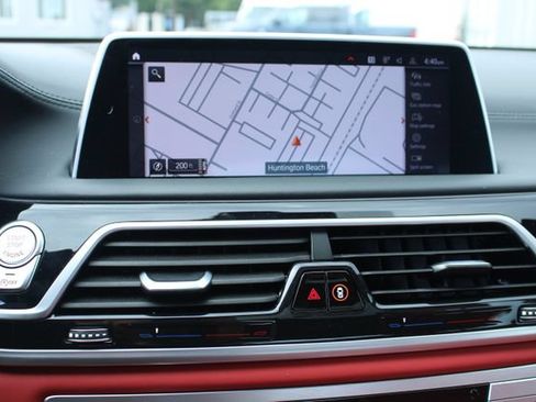 Used 2022 BMW 750i xDrive w/ M Sport Package AWD/4WD image 33