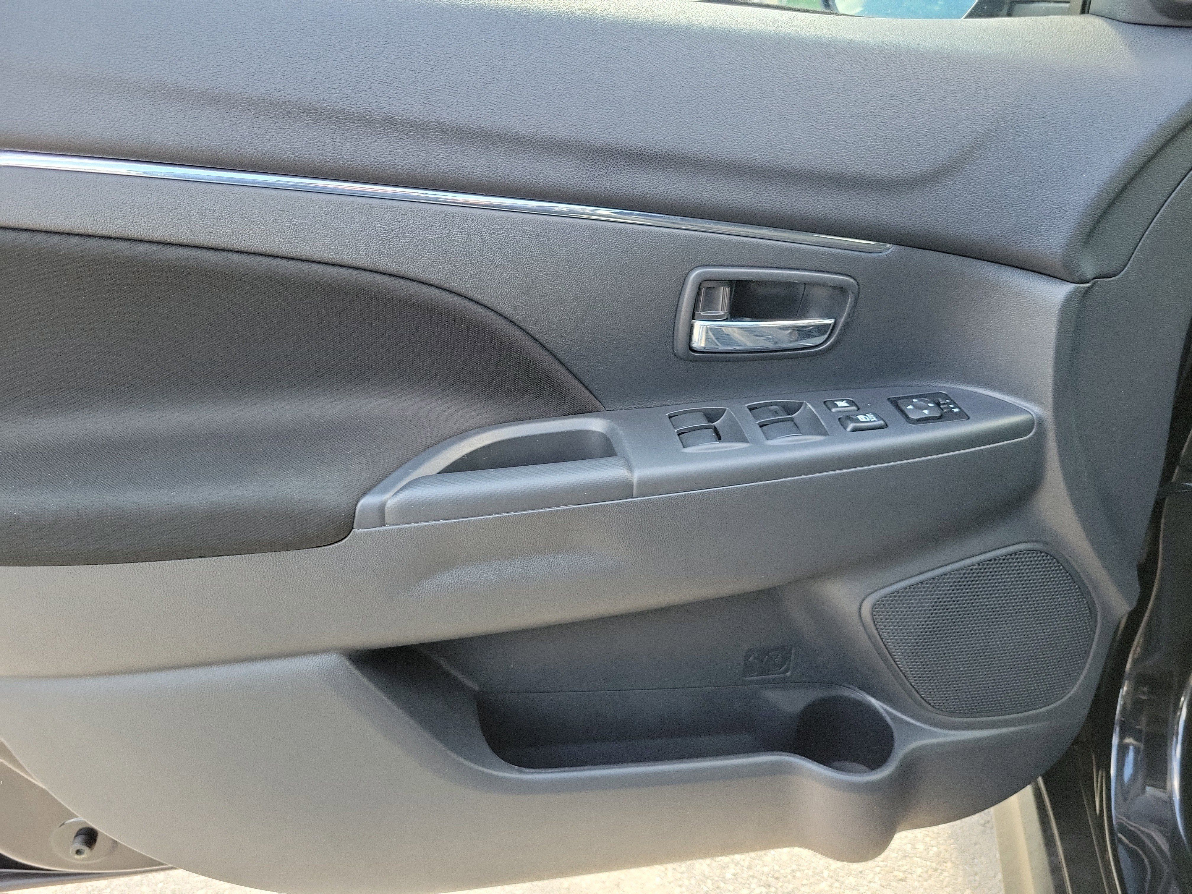 Used 2025 Mitsubishi Outlander Sport ES AWD/4WD image 26