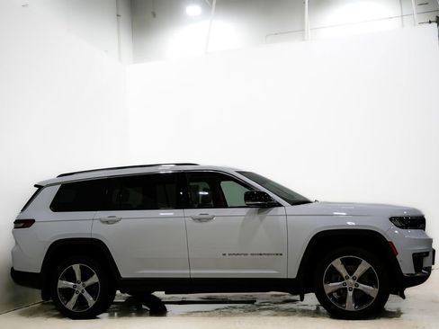 Used 2021 Jeep Grand Cherokee L Limited w/ Luxury Tech Group II image 5