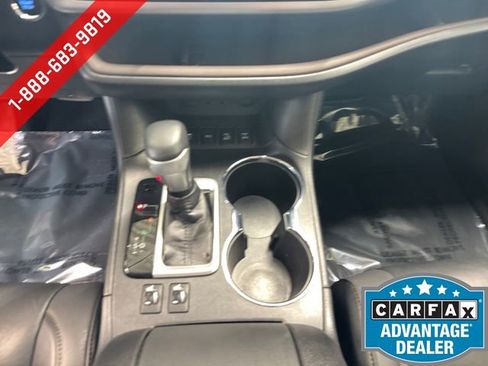 Used 2019 Toyota Highlander XLE w/ Carpet Mat Package (TMS) AWD/4WD image 15