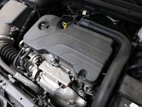 Used 2023 Chevrolet Malibu LT image 8