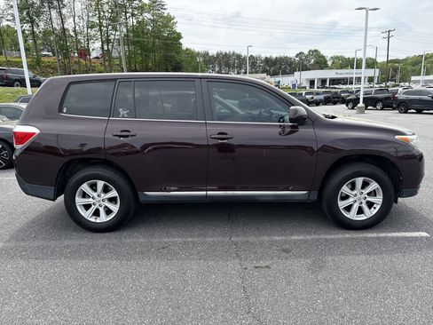 Used 2013 Toyota Highlander FWD image 11