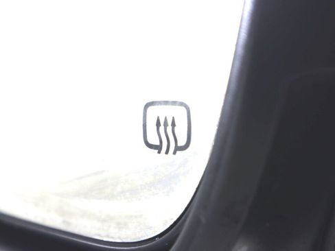 Used 2021 Toyota Highlander XLE image 28