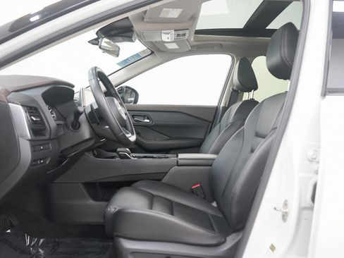 Used 2023 Nissan Rogue SV w/ SV Premium B Package image 23