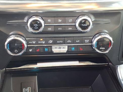 Used 2021 Ford F150 Lariat w/ Equipment Group 502A High image 8