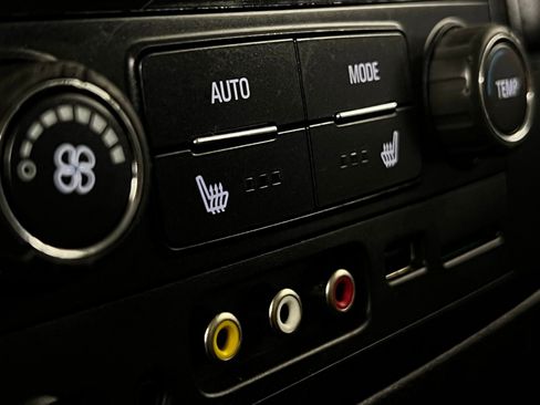 Used 2016 GMC Yukon XL SLT w/ Open Road Package image 28