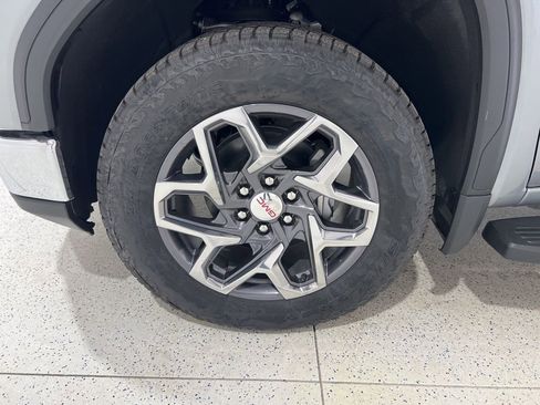 Used 2025 GMC Sierra 1500 SLT w/ SLT Premium Plus Package image 31