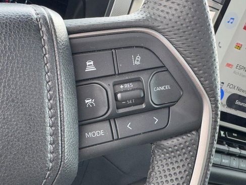 Used 2025 Toyota Sequoia 4WD image 18