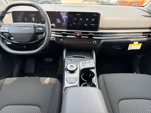 New 2026 Kia Sportage LX FWD image 9