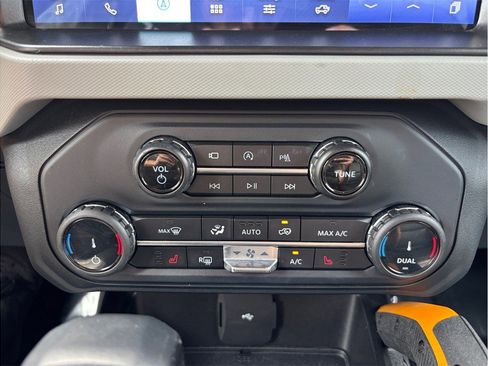 Used 2022 Ford Bronco Badlands w/ Sasquatch Package AWD/4WD image 32