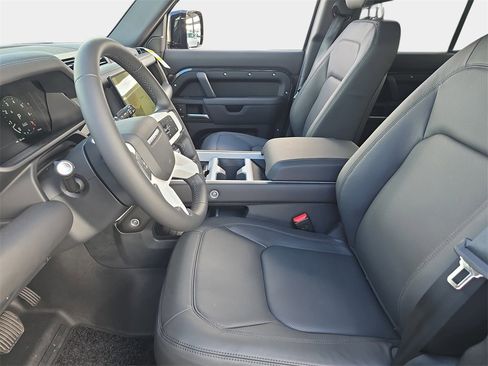 New 2026 Land Rover Defender 110 X-Dynamic SE image 15