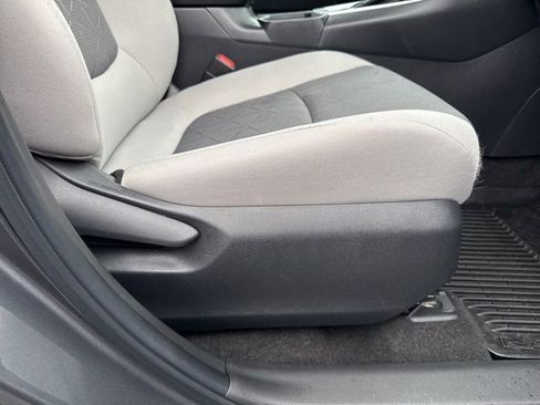 Used 2023 Toyota RAV4 XLE image 31